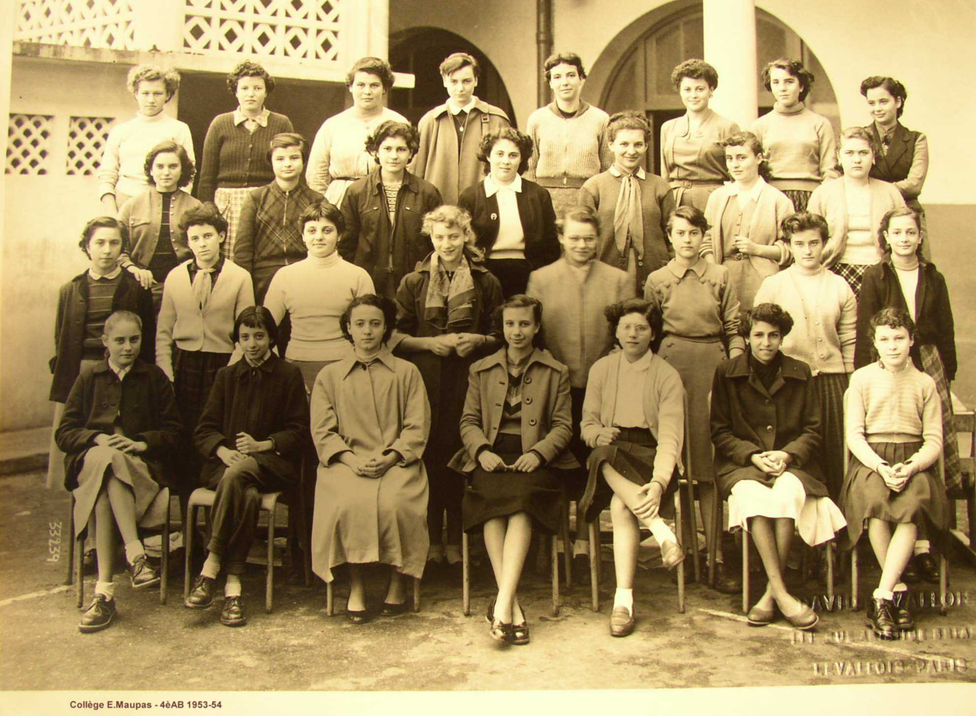1953-54 : 4me AB