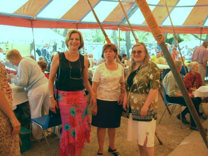 Les petites jeunes..!:G  droite Helyette, Lucienne, Claire
