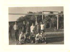 Equipe de foot de l'cole des frres : les poilus